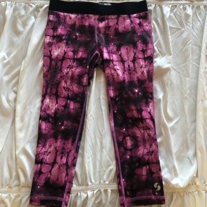 Women’s Soffe workout capris